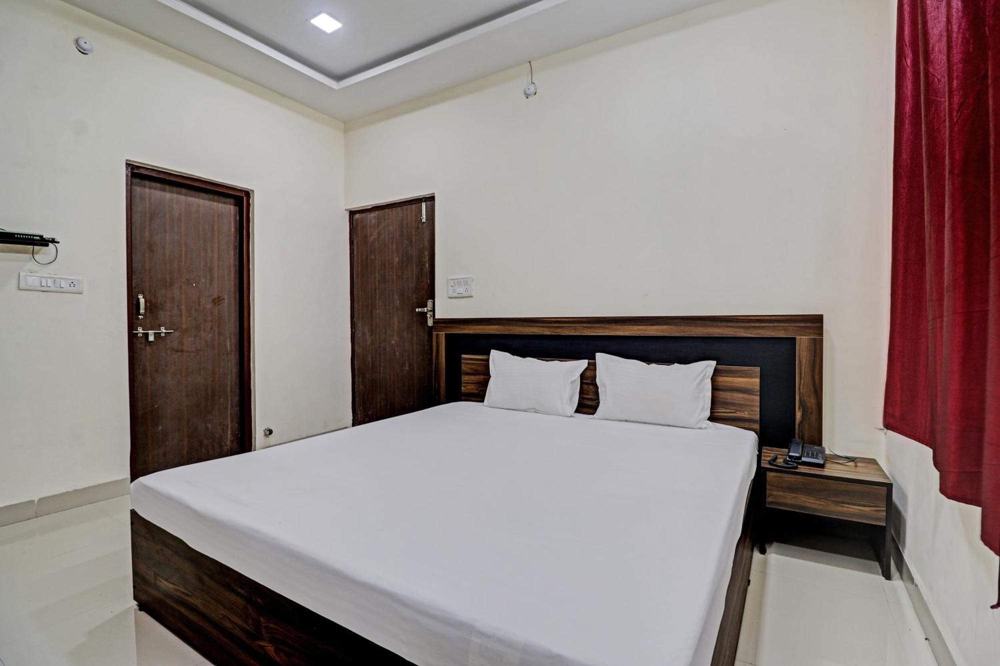 Hotel O Midway Treat Dhar ภายนอก รูปภาพ