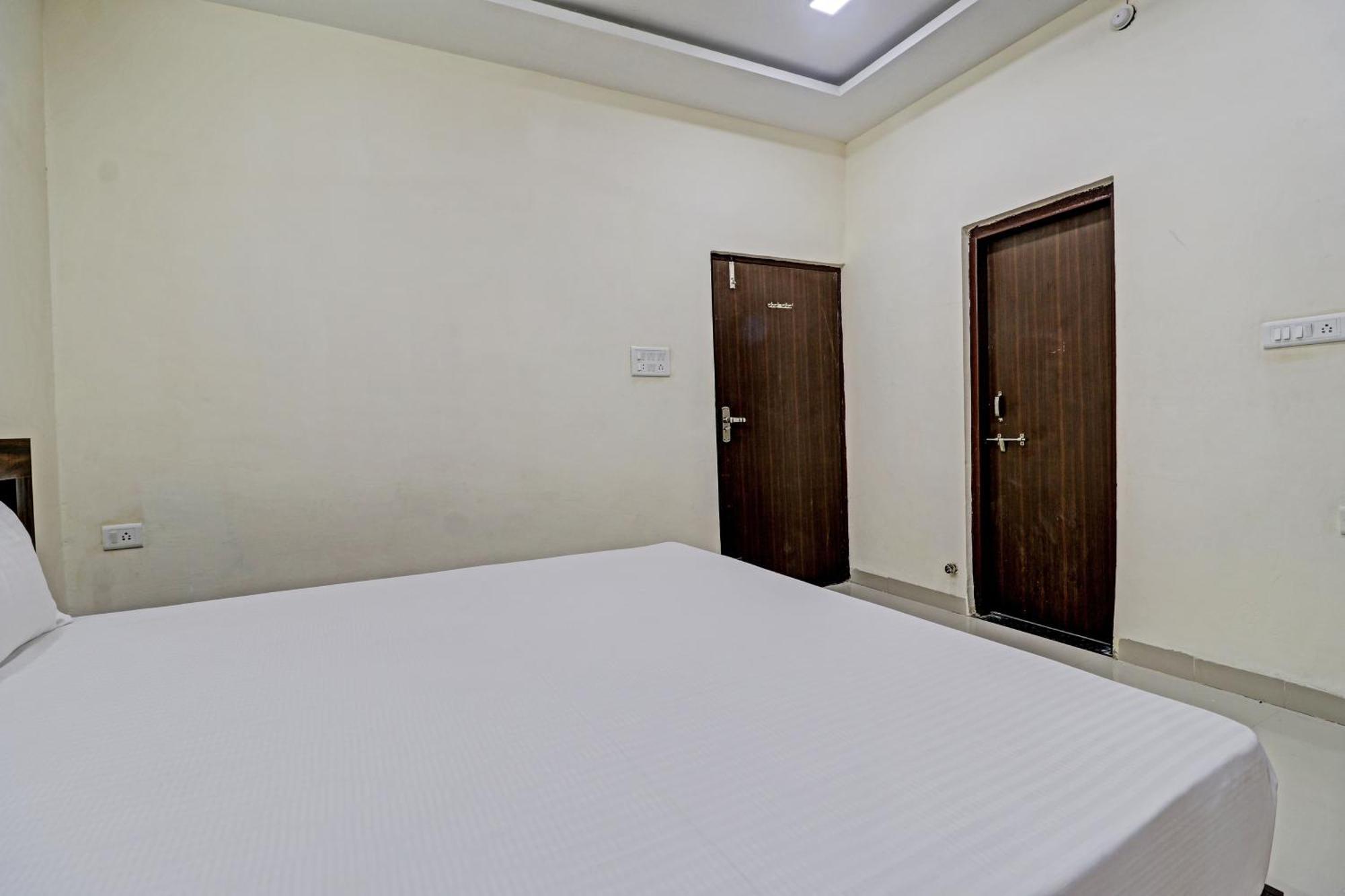 Hotel O Midway Treat Dhar ภายนอก รูปภาพ