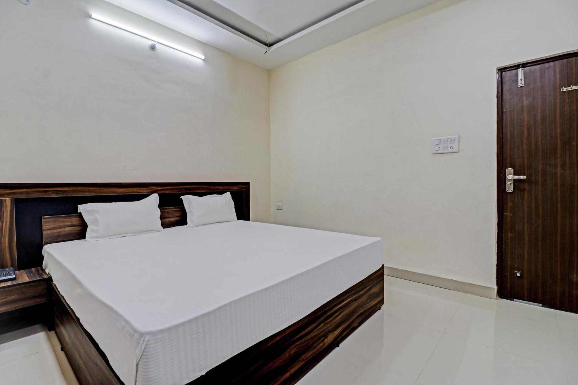 Hotel O Midway Treat Dhar ภายนอก รูปภาพ